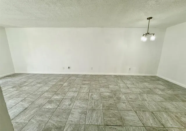 4th image of 2830 S Bartell Dr, Houston, TX 77054