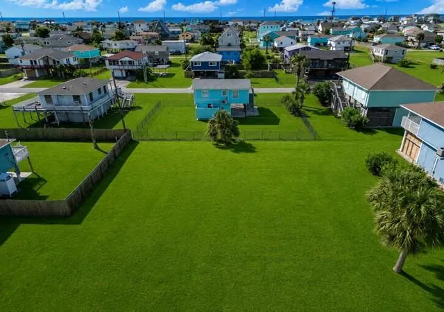 Photo 3 of Land for sale at Lot16 Mansvelt Rd, Galveston, TX 77554 | MLS# 61884321 | Listing updated on 2026-08-14