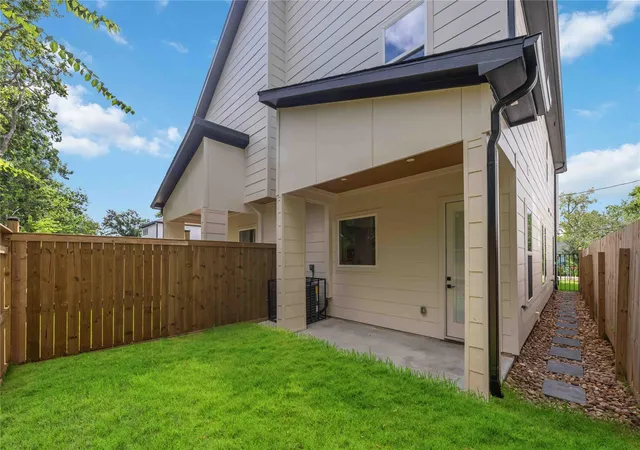 30th image of 7817 Sandy St #A-B, Houston, TX 77028 | MLS# 91573723