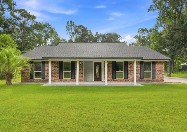 1st image of 18813 Woodridge Dr, Conroe, TX 77302 | MLS# 3823850