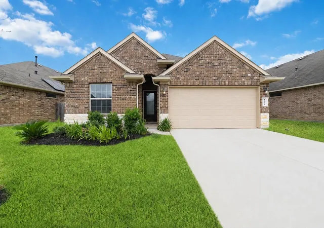 Photo 2 of Single family home for sale at 4830 Creekside Hvn Trl, Spring, TX 77389 | MLS# 31405400 | Listing updated on 2026-08-30