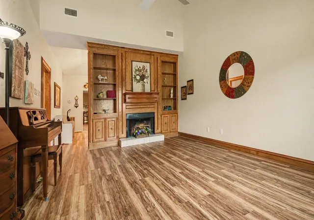 5th image of 1310 E James St #6, Baytown, TX 77520 | MLS# 44173730