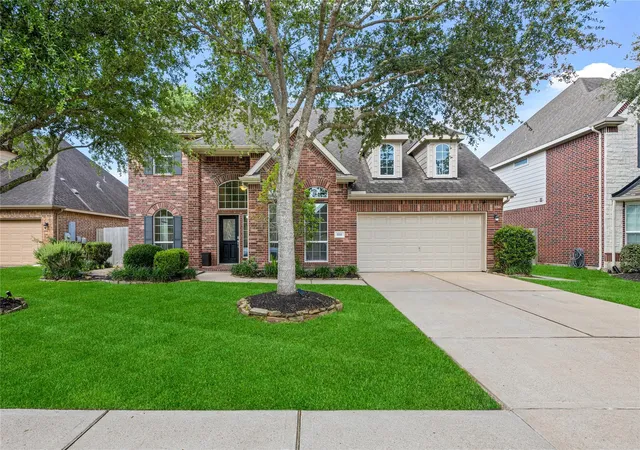 2nd image of 1111 Haye Rd, Friendswood, TX 77546 | MLS# 92952011