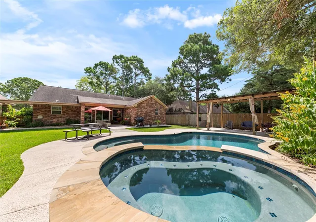 2nd image of 3430 W Meadow Ln, Dickinson, TX 77539 | MLS# 59164655