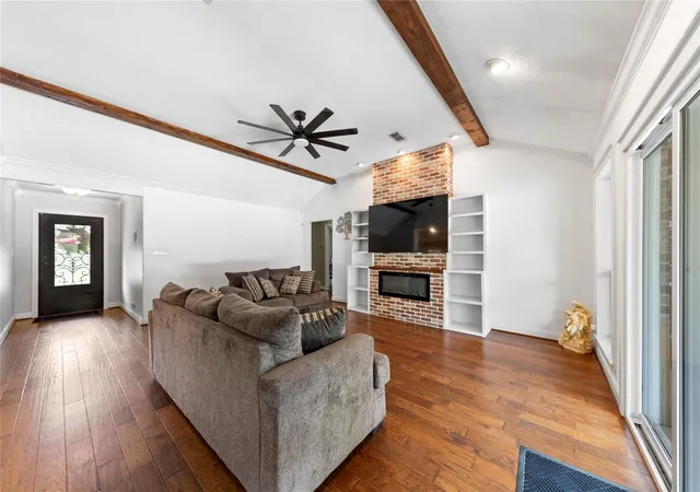 Photo 4 of Single family home for sale at 3430 W Meadow Ln, Dickinson, TX 77539 | MLS# 59164655 | Listing updated on 2026-10-09