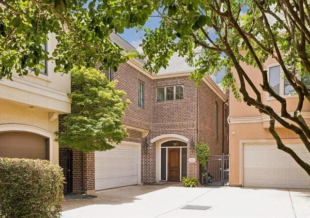 Photo 1 of Single family home for sale at 28 Hackberry Ln #C, Houston, TX 77027 | MLS# 80355930 | Listing updated on 2026-09-05