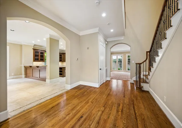 Photo 4 of Single family home for sale at 28 Hackberry Ln #C, Houston, TX 77027 | MLS# 80355930 | Listing updated on 2026-09-05
