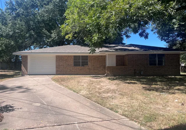 1st image of 211 Scott Ct, Brenham, TX 77833 | MLS# 80097195