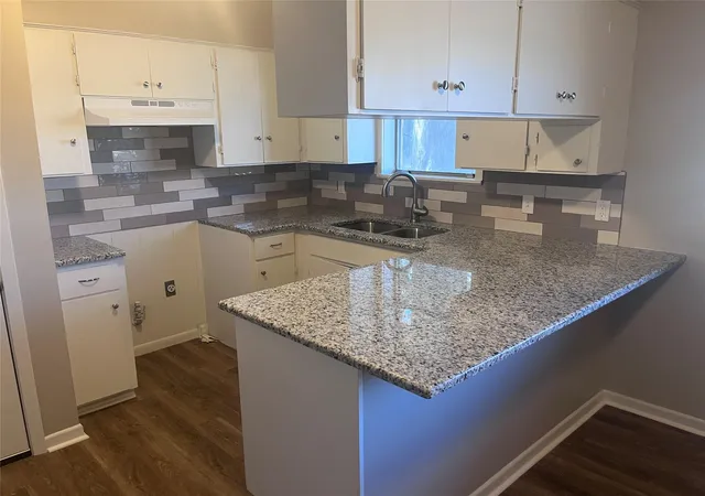 3rd image of 211 Scott Ct, Brenham, TX 77833 | MLS# 80097195