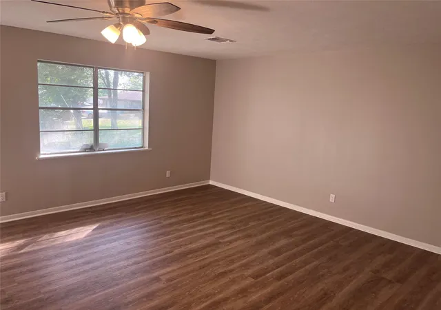 5th image of 211 Scott Ct, Brenham, TX 77833 | MLS# 80097195