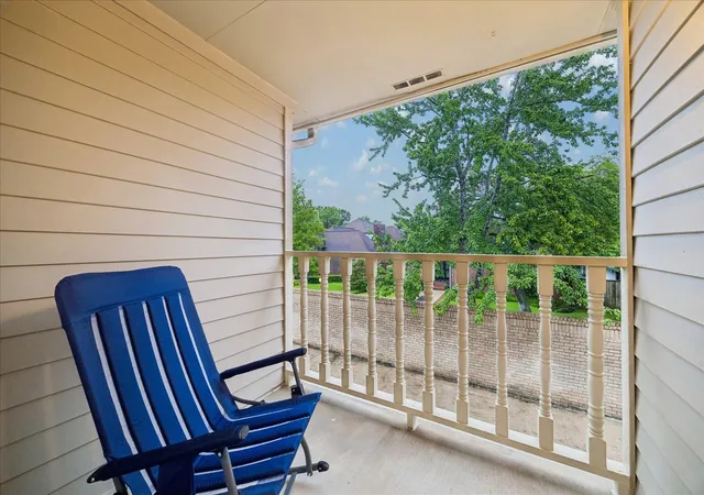 Listing Photo 5 - Condo for sale in building located at 7350 Kirby Dr, Houston, TX 77030 - Unit #21