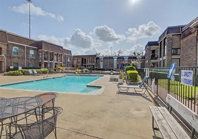 2nd image of 7575 Katy Fwy, Houston, TX 77024