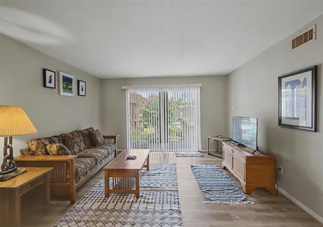 4th image of 7575 Katy Fwy #93, Houston, TX 77024 | MLS# 51604017