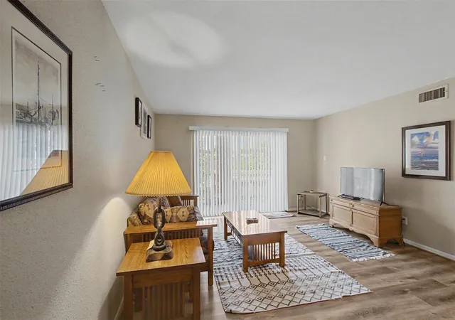 5th image of 7575 Katy Fwy #93, Houston, TX 77024 | MLS# 51604017