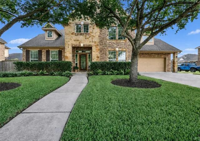 3rd image of 2557 Estrada Dr, League City, TX 77573 | MLS# 86466828