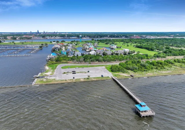 47th image of 425 Island Way, Port Arthur, TX 77640 | MLS# 50661573