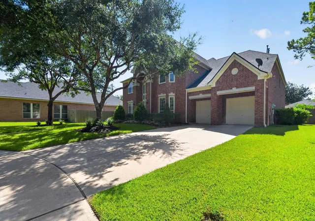 Photo 3 of Single family home for sale at 4711 Kings Landing Ln, Katy, TX 77494 | MLS# 96890848 | Listing updated on 2026-09-12