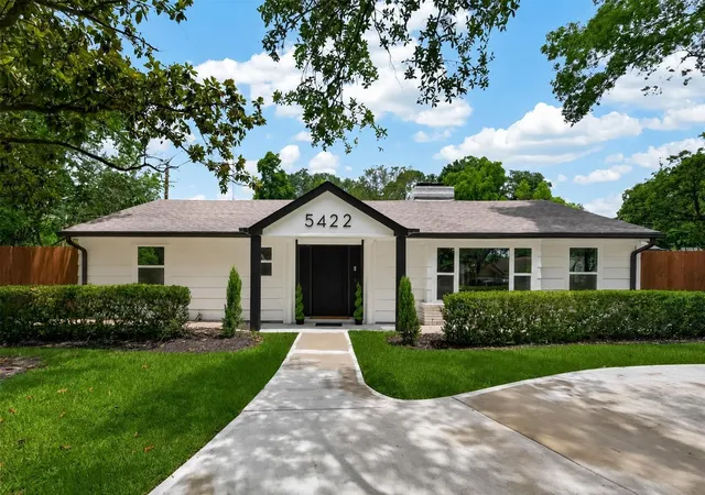 Photo 3 of Single family home for sale at 5422 Valerie St, Bellaire, TX 77401 | MLS# 81012529 | Listing updated on 2026-08-30