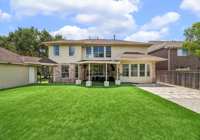 29th image of 39 Oakmere Pl, Sugar Land, TX 77479 | MLS# 8657186