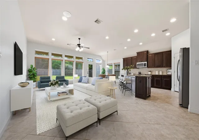 Photo 3 of Single family home for sale at 3706 Cibolo Ct, Pearland, TX 77584 | MLS# 70747315 | Listing updated on 2026-09-16