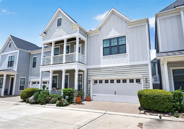 Photo 2 of Single family home for sale at 3508 Harvest Dance Dr, Houston, TX 77008 | MLS# 90547529 | Listing updated on 2026-09-14