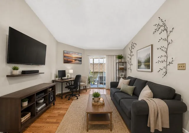 1st image of 2120 El Paseo St #604, Houston, TX 77054 | MLS# 69904380