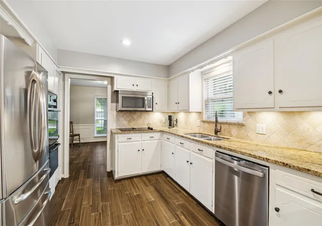 Photo 3 of Single family home for sale at 10714 Piping Rock Ln, Houston, TX 77042 | MLS# 66203117 | Listing updated on 2026-08-15