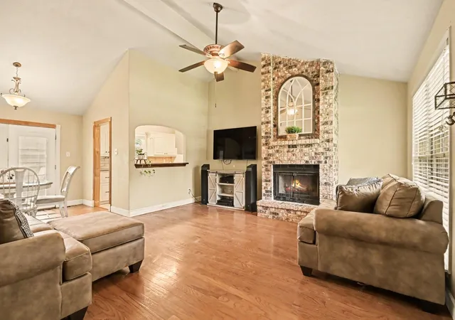 1st image of 1010 E Belgravia Dr, Pearland, TX 77584 | MLS# 69699050