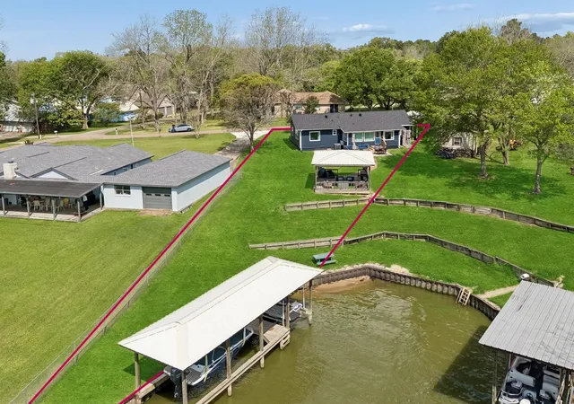 Photo 3 of Single family home for sale at 220 Teal Cir, Livingston, TX 77351 | MLS# 97355617 | Listing updated on 2026-09-19