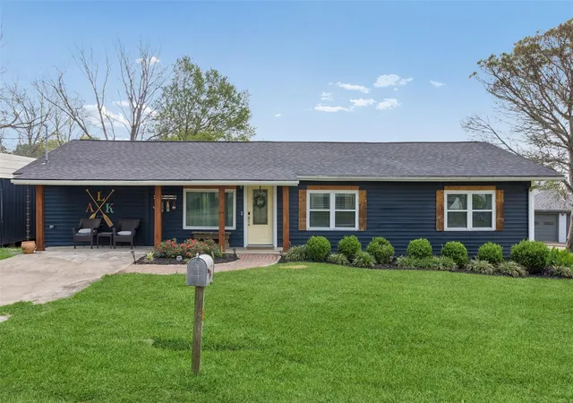 Photo 4 of Single family home for sale at 220 Teal Cir, Livingston, TX 77351 | MLS# 97355617 | Listing updated on 2026-09-19