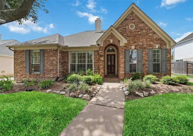 2nd image of 12435 Hazyglen Dr, Houston, TX 77082 | MLS# 98729288