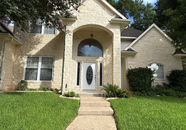 Photo 3 of Single family home for sale at 13602 Sun Valley Ct, Montgomery, TX 77356 | MLS# 82112108 | Listing updated on 2026-10-08