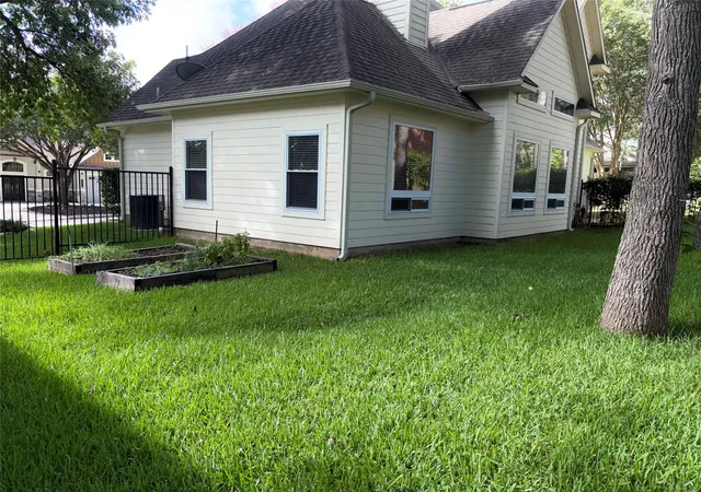 Photo 4 of Single family home for sale at 13602 Sun Valley Ct, Montgomery, TX 77356 | MLS# 82112108 | Listing updated on 2026-10-08