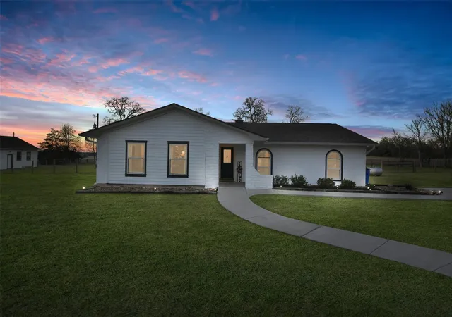 3rd image of 4620 Springfield Ln, Brenham, TX 77833 | MLS# 59032791