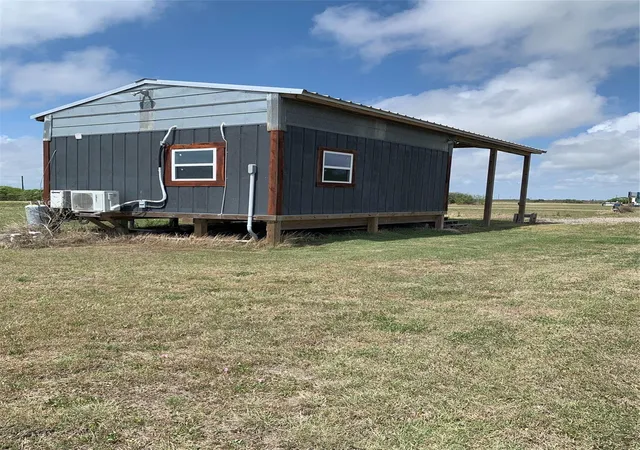 2nd image of 134 Kingfish Ln, Palacios, TX 77465 | MLS# 40933062