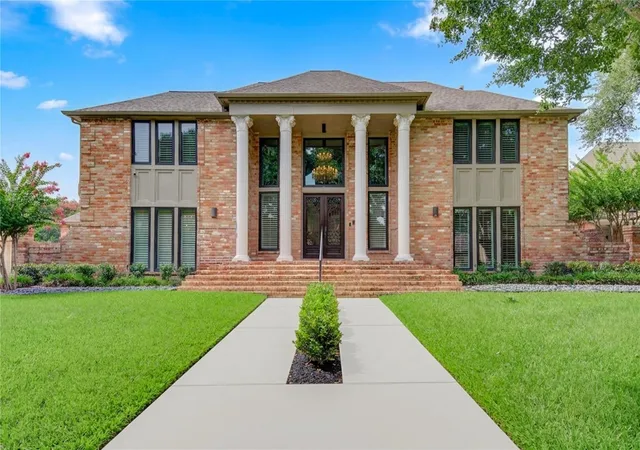 Photo 2 of Single family home for sale at 19822 Summerset Way, Houston, TX 77094 | MLS# 71166817 | Listing updated on 2026-09-13