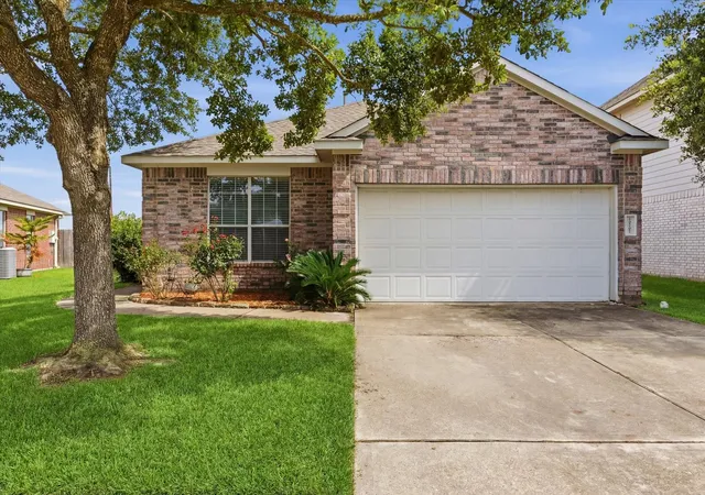 1st image of 10707 Mocker Nut St, Mont Belvieu, TX 77523 | MLS# 10961334