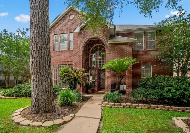 Photo 3 of Sale Pending at 6614 Seinfeld Ct, Houston, TX 77069 | MLS# 29452277 | Listing updated on 2026-09-02