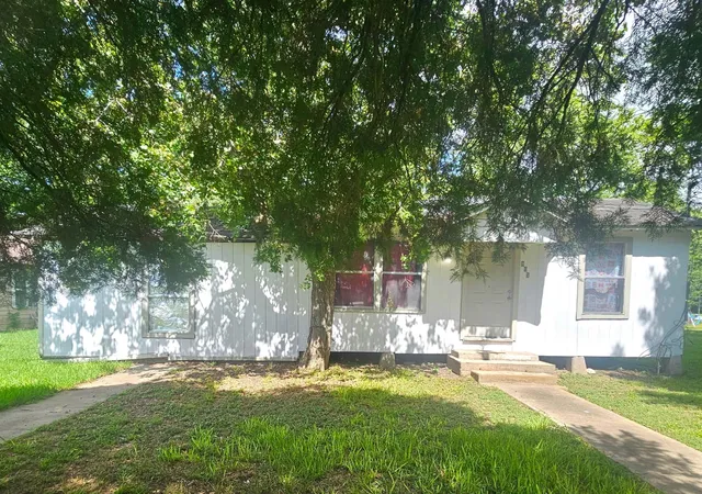 Photo 4 of Single family home for sale at 805 Texas St, Wharton, TX 77488 | MLS# 87991754 | Listing updated on 2026-08-12