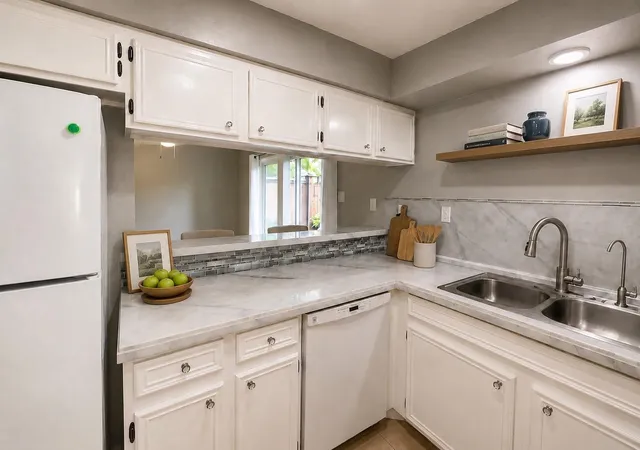Photo 3 of Sale Pending at 1528 Silverpines Rd #528, Houston, TX 77062 | MLS# 44129875 | Listing updated on 2026-09-18