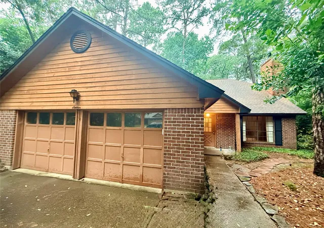 Photo 2 of Sale Pending at 16 S Summer Star Ct, Spring, TX 77380 | MLS# 13732877 | Listing updated on 2026-09-14
