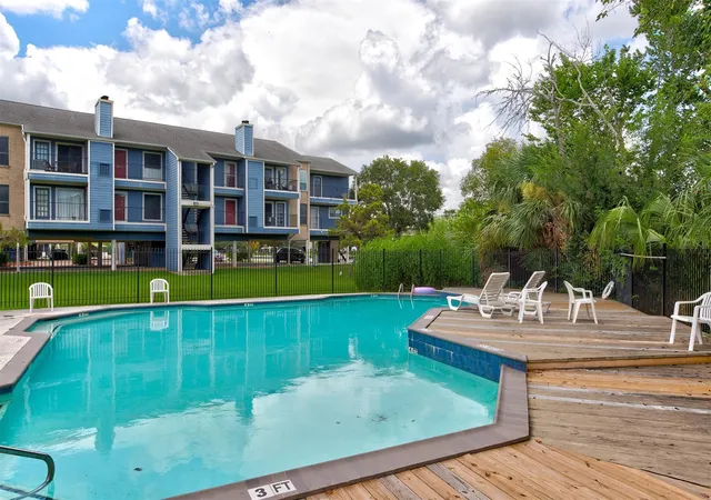 2nd image of 18617 Egret Bay Blvd, Webster, TX 77058