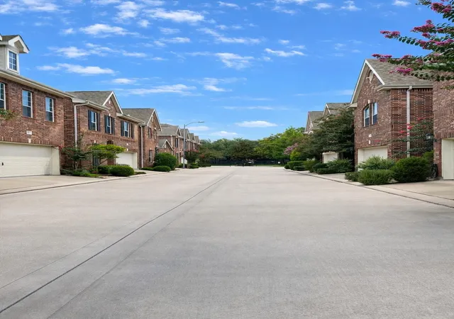 Photo 3 of Single family home for sale at 1523 Olive Garden, Houston, TX 77077 | MLS# 78052936 | Listing updated on 2026-09-12