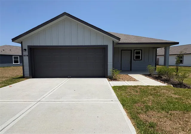 Photo 1 of Single family home for sale at 10465 Sugar Ml Dr, Conroe, TX 77306 | MLS# 649920 | Listing updated on 2026-09-12