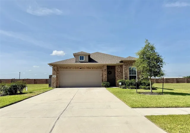 Photo 1 of Single family home for sale at 1951 Middle Pass Ln, Angleton, TX 77515 | MLS# 45128246 | Listing updated on 2026-09-27