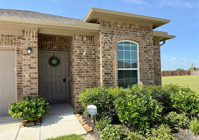 Photo 2 of Single family home for sale at 1951 Middle Pass Ln, Angleton, TX 77515 | MLS# 45128246 | Listing updated on 2026-09-27
