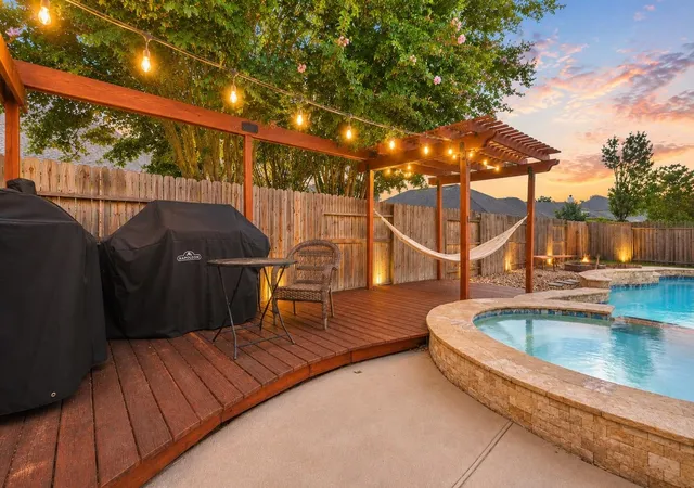 3rd image of 2890 Colony Cone Cir, Dickinson, TX 77539 | MLS# 56625368