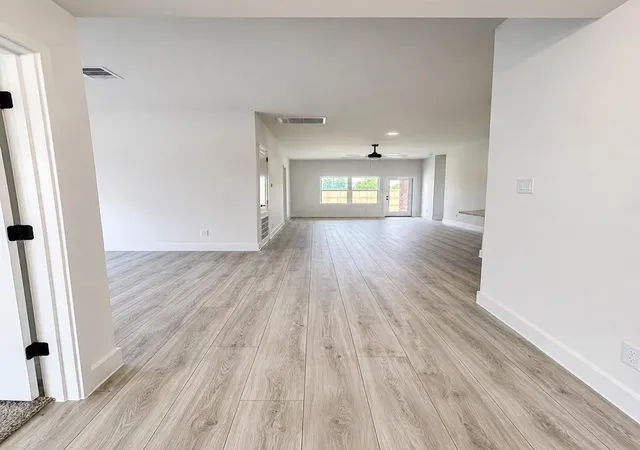 3rd image of 13914 Seneca Lake Dr, La Marque, TX 77568 | MLS# 35574492