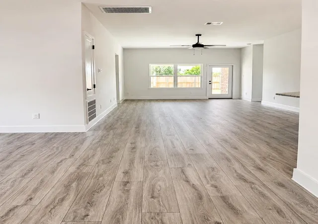 5th image of 13914 Seneca Lake Dr, La Marque, TX 77568 | MLS# 35574492