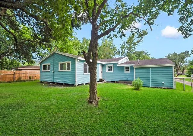 20th image of 2508 N Houston Dr, La Marque, TX 77568 | MLS# 33977607
